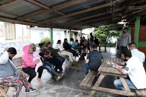 Familias de El Aro, corregimiento de Ituango participando en la campaña reviviendo las esperanza. 