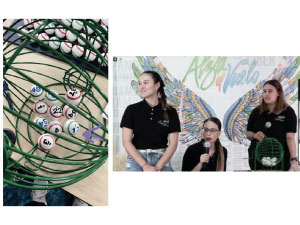 coordinadora del programa de primaria incluyente con dos profesoras en el momento del bingo.