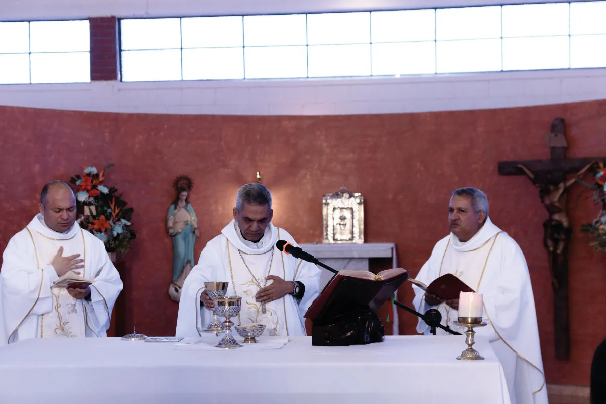 Fotografía Ceremonia de posesión del nuevo rector del Cibercolegio, pbro. Germán Lopera