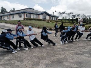 ACOMPAÑAMIENTO DEL PADRE RECTOR CON LIDERES DE PASTORAL Y EVANGELIZACION, CULTURA RECREACION Y DEPORTE, A ESTUDIANTES DEL GRUPO SANTA ROSA DE OSOS.