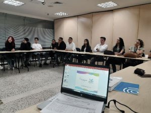 Padre en encuentro 1