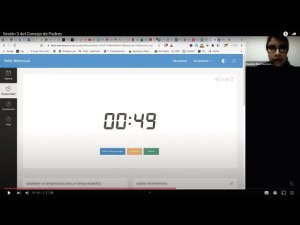 Psicóloga Daniela desarrollando el encuentro