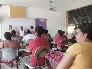 Fotografía de  beneficiarias del proyecto de formación para mujeres jóvenes y adultas1