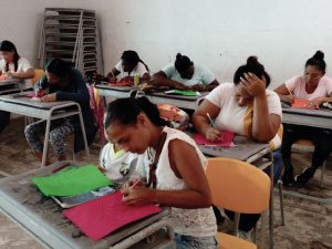 Fotografía de  beneficiarias del proyecto de formación para mujeres jóvenes y adultas9