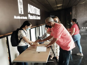 Fotografía de la reunión de padres de familia del Programa primaria Incluyente