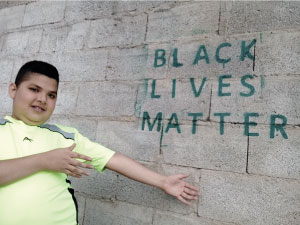 Fotografía clase de inglés en el programa Primaria Incluyente