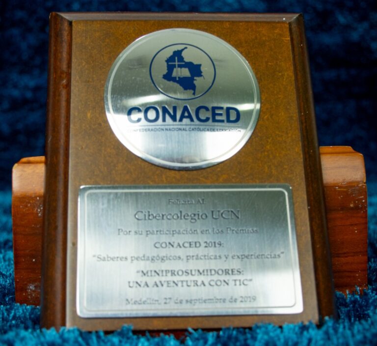 Reconocimiento Premios Conaced al Cibercolegio UCN.