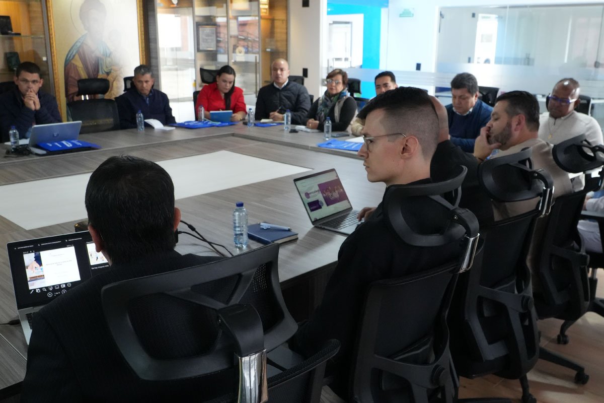 Plano general de administrativos y miembros de secretaría de educación