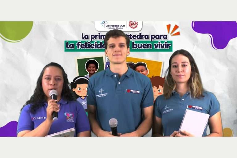 Se observa a los psicólogos en una captura de pantalla hecha a la Cátedra de la Felicidad