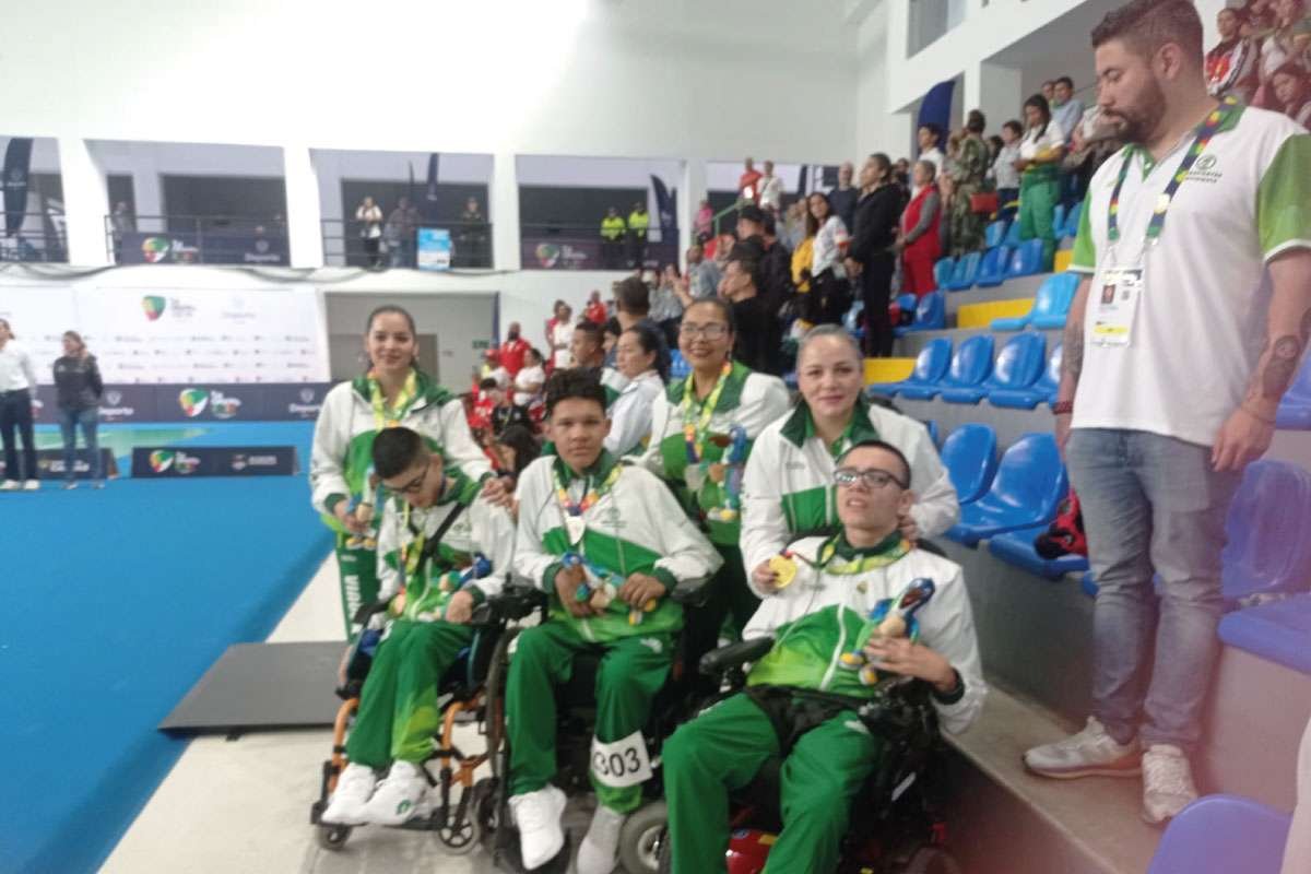 Foto grupal de deportistas