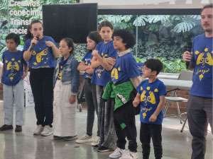 Foto de José Miguel con compañeros y docente 