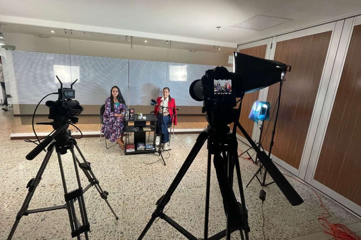 Foto de la mamás en grabación