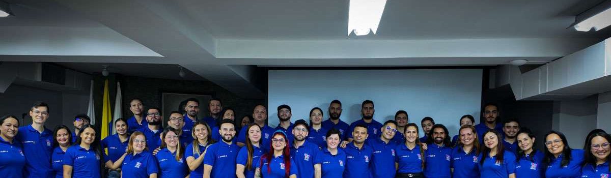 Foto de los profes y coordinación académica