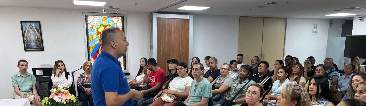 Foto reunión entrega de boletines