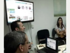 imagen1_estudiantes_y_padres_de_familia_visitan_al_ciber