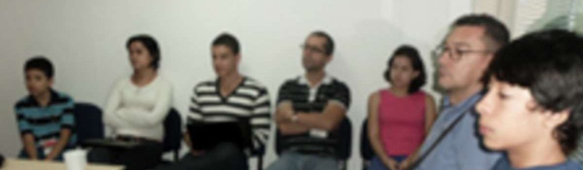 portada_estudiantes_y_padres_de_familia_visitan_al_ciber