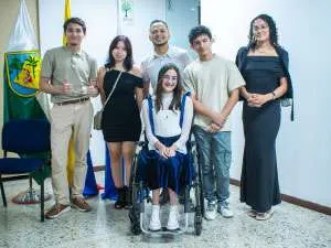 Foto de estudiantes y profe