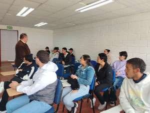 foto estudiantes y rector 2