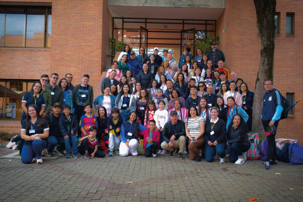 Encuentro de familias de estudiantes del Cibercolegio en la ciudad de Bogotá.